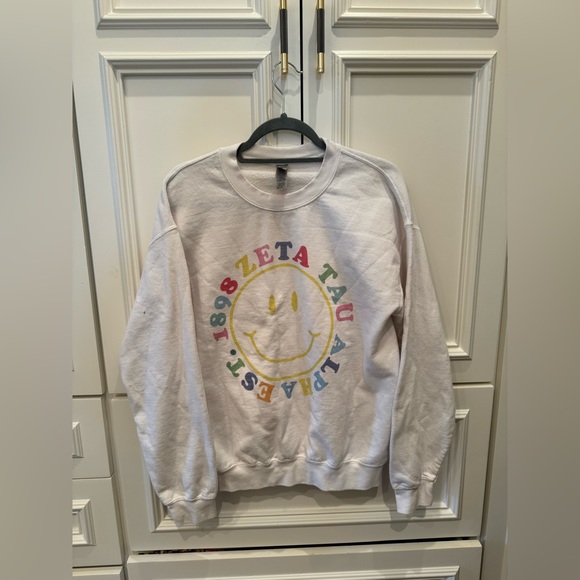 ZETA TAU ALPHA Sweaters - ZETA TAU ALPHA Fraternity Medium Sweatshirt. ⚡️✨